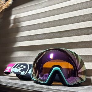 Women’s ski snowboard goggle vonzipper wild life b4bc boarding for breast cancer